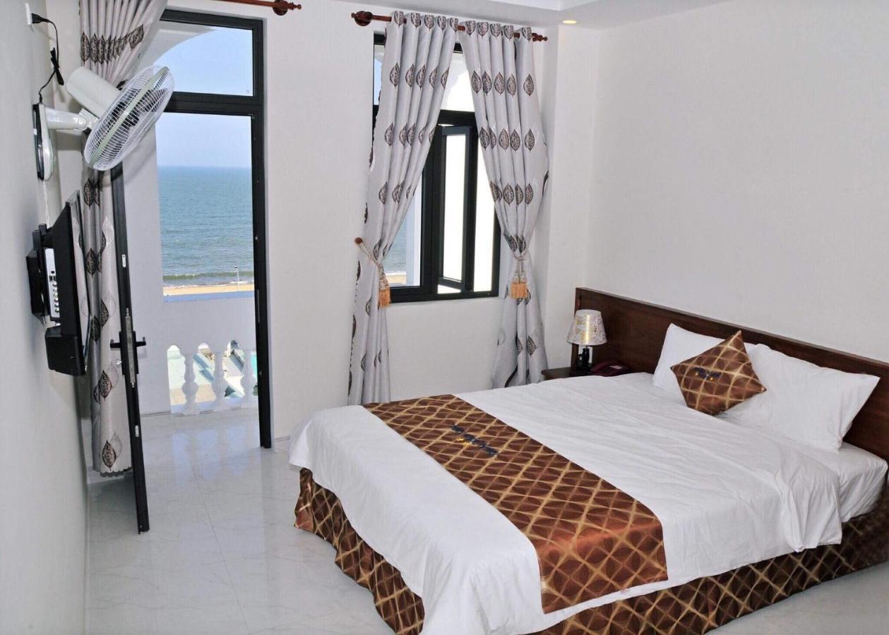 Minh Khue Hotel Куинён Экстерьер фото