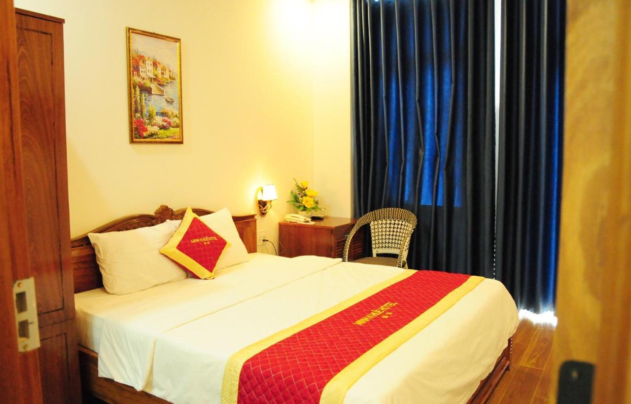 Minh Khue Hotel Куинён Экстерьер фото