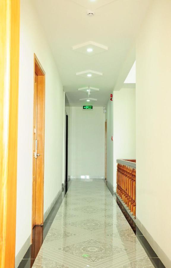 Minh Khue Hotel Куинён Экстерьер фото