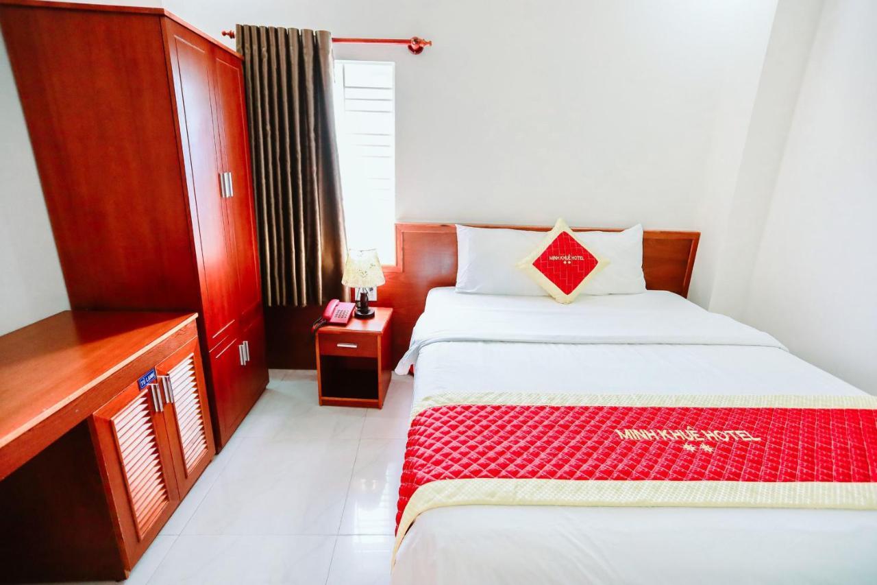 Minh Khue Hotel Куинён Экстерьер фото