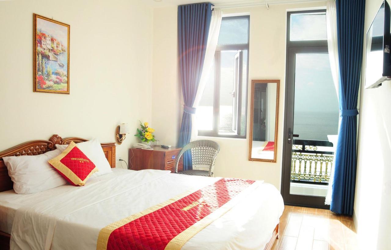 Minh Khue Hotel Куинён Экстерьер фото