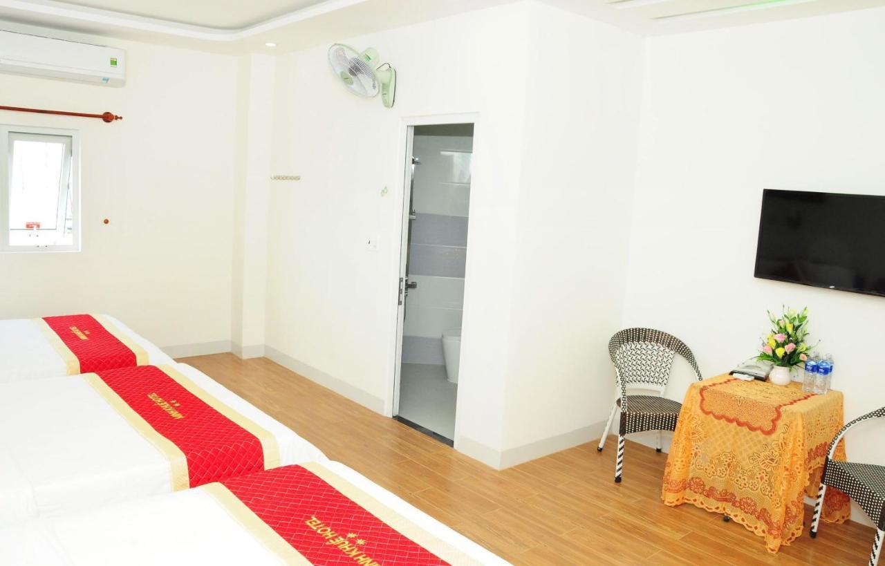 Minh Khue Hotel Куинён Экстерьер фото