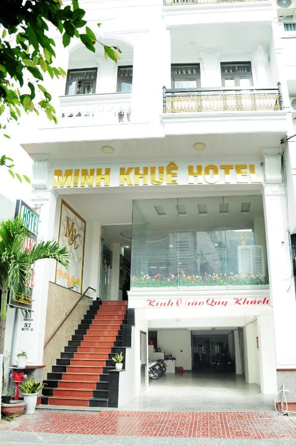 Minh Khue Hotel Куинён Экстерьер фото